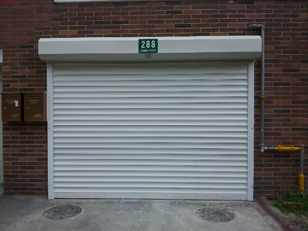 太仓卷帘门:工用防火卷帘门在安装时的具体位置